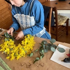 プレゼントにも枯れないお花プリザーブドフラワーミニブーケ作りの画像