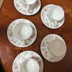 ⭐︎【美品】ウエッジウッド素敵なソーサー５客セットの画像