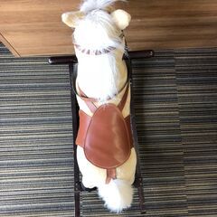 ☆乗用玩具 おもちゃ 馬 ロッキングチェア 幅74㎝ 奥行31㎝ 高さ70㎝ 子供 キッズ 室内 遊具 中古品 (NF250409) 303-560の画像