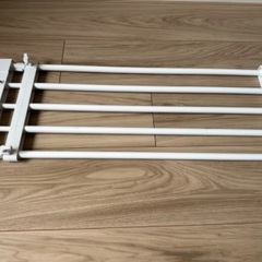 突っ張り収納ラックの画像