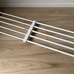 突っ張り収納ラックの画像