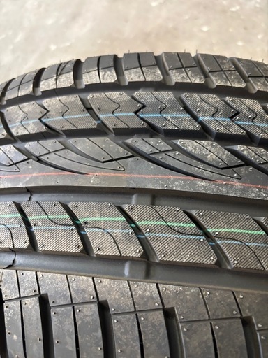 ○新品 285/35R22 2本セット MAXTREK マックストレック FORTIS T5