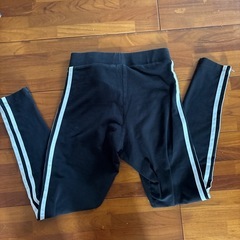 adidas レギンスの画像