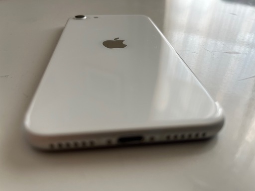 ①美品　iPhoneSE 第二世代　64GB 1000円分おまけ付き　