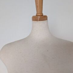 トルソー　女性　洋裁用　三本足の画像