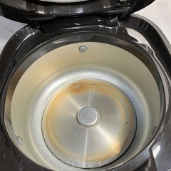 ロ 2504-218 ZOJIRUSHI マイコン炊飯ジャー NL-BU05 2020年製 3合炊き 通電確認済み キズ 汚れありの画像