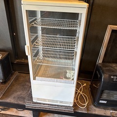 4面冷蔵庫
の画像