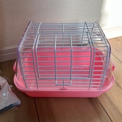 小動物用　床材、キャリーケースの画像
