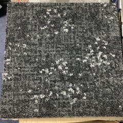 新品！タイルカーペット1枚100円