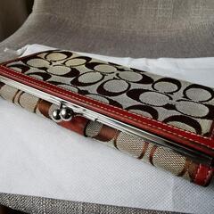 COACH長財布　がま口付きの画像