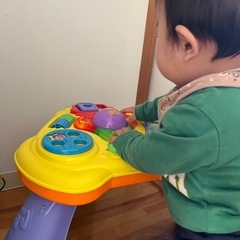 つかまり立ちできるおもちゃの画像