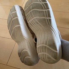 クロックス風　サンダル　レース柄　　　ベージュ　Mサイズの画像