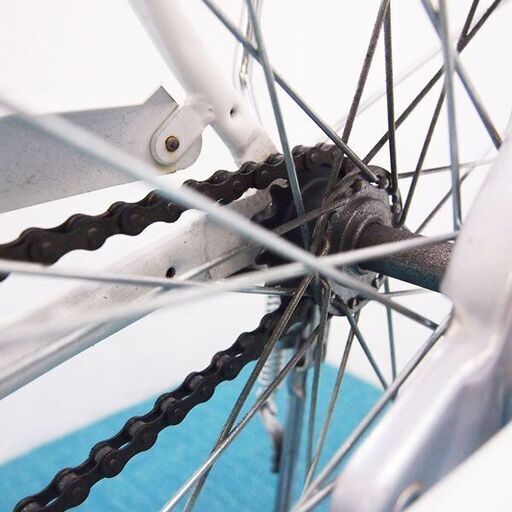 自転車（26インチ）シティサイクル 白 × 茶色バスケット付き DA14