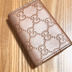 GUCCI メタリックピンク　ハート　6連キーケース の画像