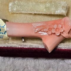 珊瑚 帯留め 和装小物 ピンク珊瑚 アンティーク ボケの花 彫刻品 骨董 レトロの画像