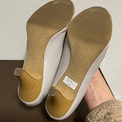 卑弥呼　オープントゥパンプス　25.5cmの画像