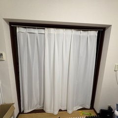 カーテンと突っ張り棒