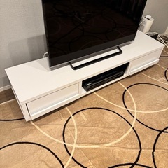 LOWYAのテレビ台
