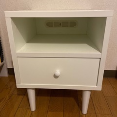 棚　ベッド横等