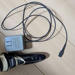 4枚刃　HITACHI製　電気シェーバー