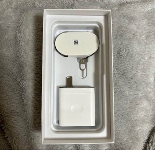 中古美品】OPPO Reno 13 256gb 中国版 (ふわり) 仲町台のその他