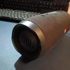 J B L Bluetoothスピーカーの画像