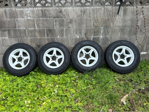 ジムニー　スタッドレスタイヤ美品　最終値下げ