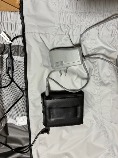 美品　
半袖空調作業着+バッテリー+ファン+充電キット