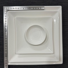 ニトリ　角皿　スクエアプレートの画像