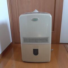 日立　除湿器