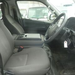 H.28(2016)年 トヨタ ハイエースバン ロングDXディーゼル シルバー エアコン　パワステ　パワーウィンドウ　集中ドアロック　ABS　エアバック　バックカメラ　ETC　ナビ　キーレス　LEDヘッドライト　フルセグTV　車検８年１月　　17231の画像