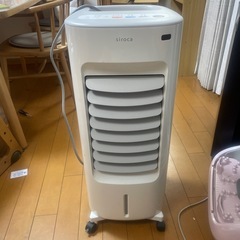 22年製　イオン付き加湿器温冷風扇