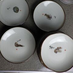 かわいい絵のある小皿 1個　50円  の画像