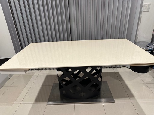 ダイニングテーブル クラスティーナ マーベル 4〜6人掛け /幅160cm 〜220cm 伸縮式