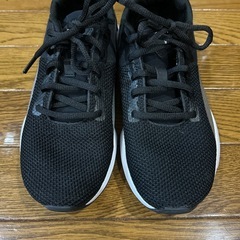 PUMAスニーカーの画像