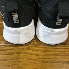 PUMAスニーカーの画像