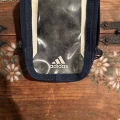 何か購入してくれた方には差し上げます！ adidas ポーチの画像