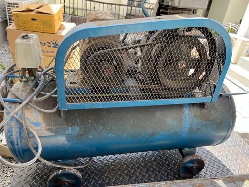 エアコンプレッサー大型　アネスト岩田SP-07PB