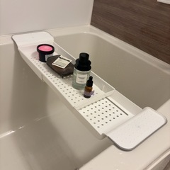 ✨ほぼ未使用✨元値2,980円、伸縮バスタブトレーの画像