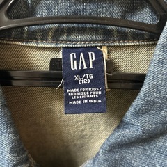 GAP 花柄デニムジャケット
の画像