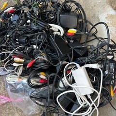 雑線　パソコン線　携帯充電器　の画像