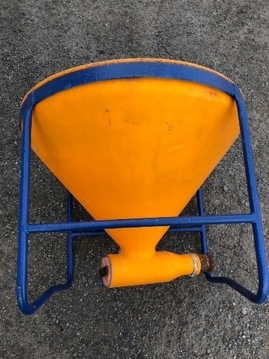 岡三機工モルタルホッパー