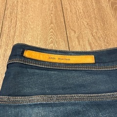 ZARA ブルーデニムの画像