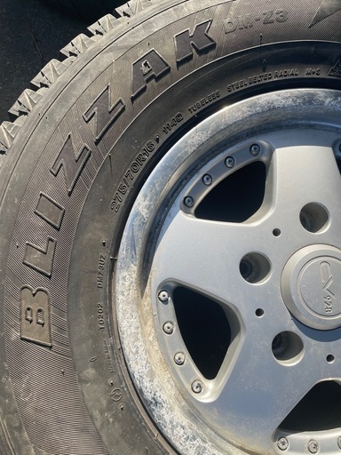 275/70R16アルミホイール付きタイヤ