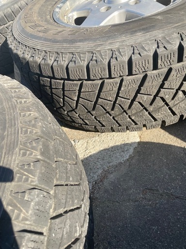 275/70R16アルミホイール付きタイヤ