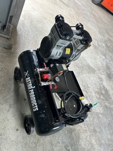 アストロプロダクツ ツインタンク 100V 静音エアコンプレッサー