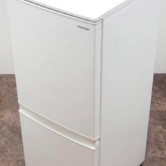 SHARP製木目調の綺麗な冷蔵庫の画像