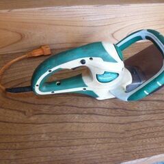 <<岐阜 引取限定>>＜ヘッジトリマー＞　マキタ生垣バリカン(MUH4051) 400mm＜高級刃＞本体のみの画像