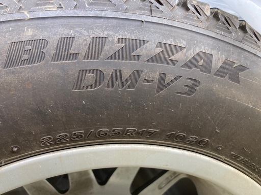 ブリヂストン　スタッドレスタイヤ　ホイール付き