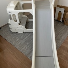 室内遊具（滑り台）